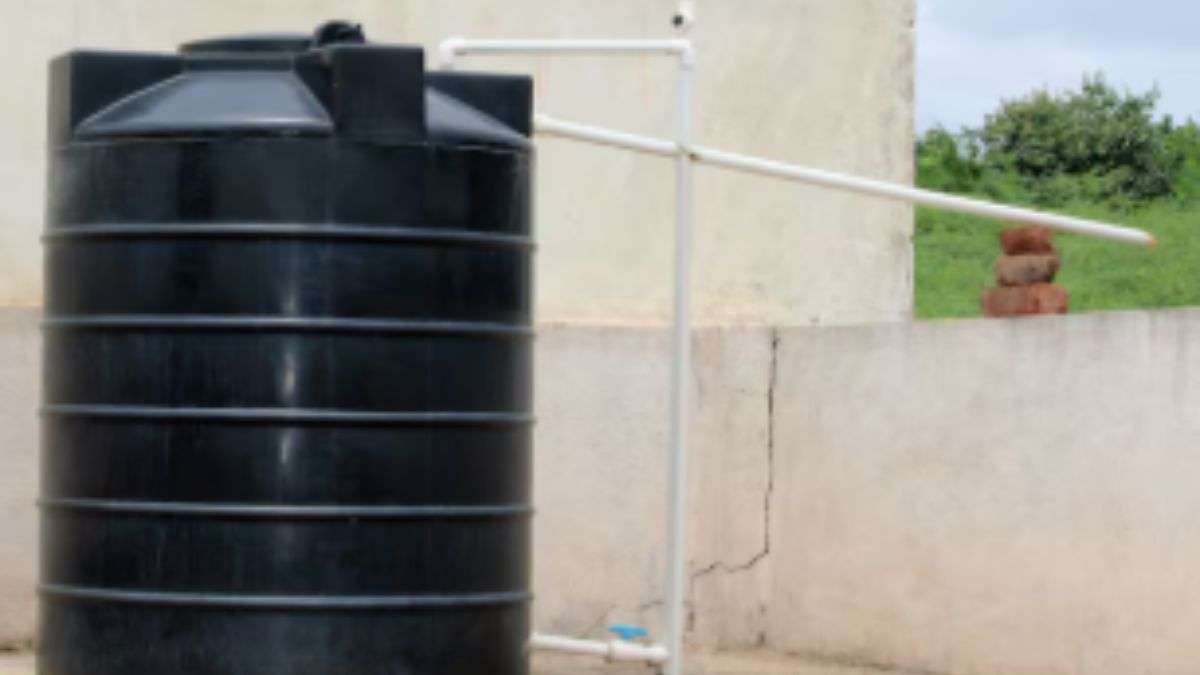 How To Clean Water Tank: बिना झंझट और मेहनत के इस तरह साफ करें पानी की टंकी, जान लें Easy Hacks