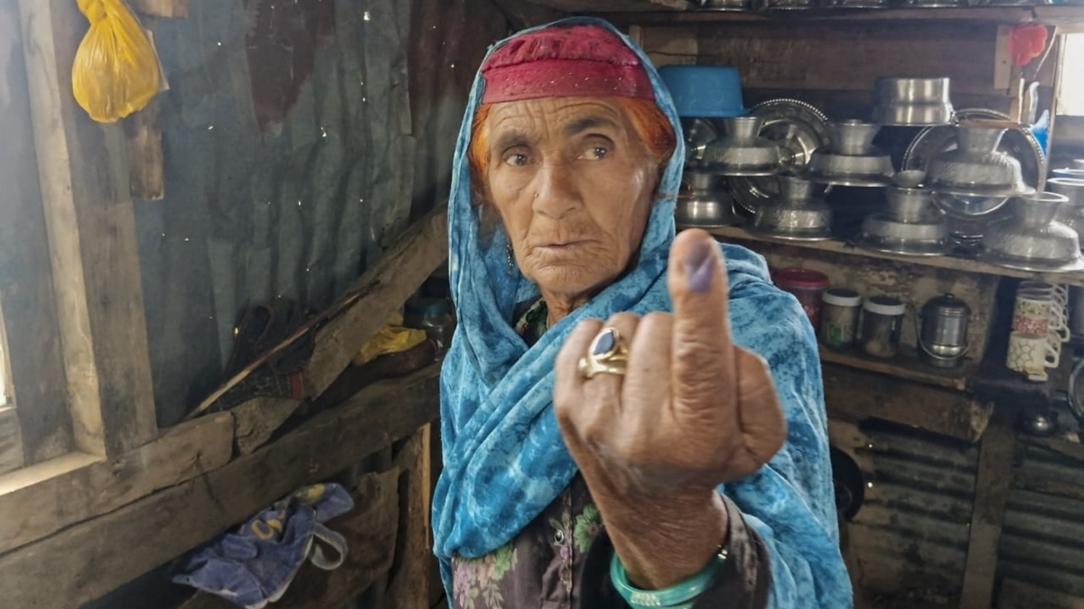 SIR: अधिकतर लोगों को नहीं देना होगा कोई भी डॉक्यूमेंट, 2003 की वोटर लिस्ट से लिंक मिलते ही जुड़ जाएगा नाम SIR: अधिकतर लोगों को नहीं देना होगा कोई भी डॉक्यूमेंट, 2003 की वोटर लिस्ट से लिंक मिलते ही जुड़ जाएगा नाम