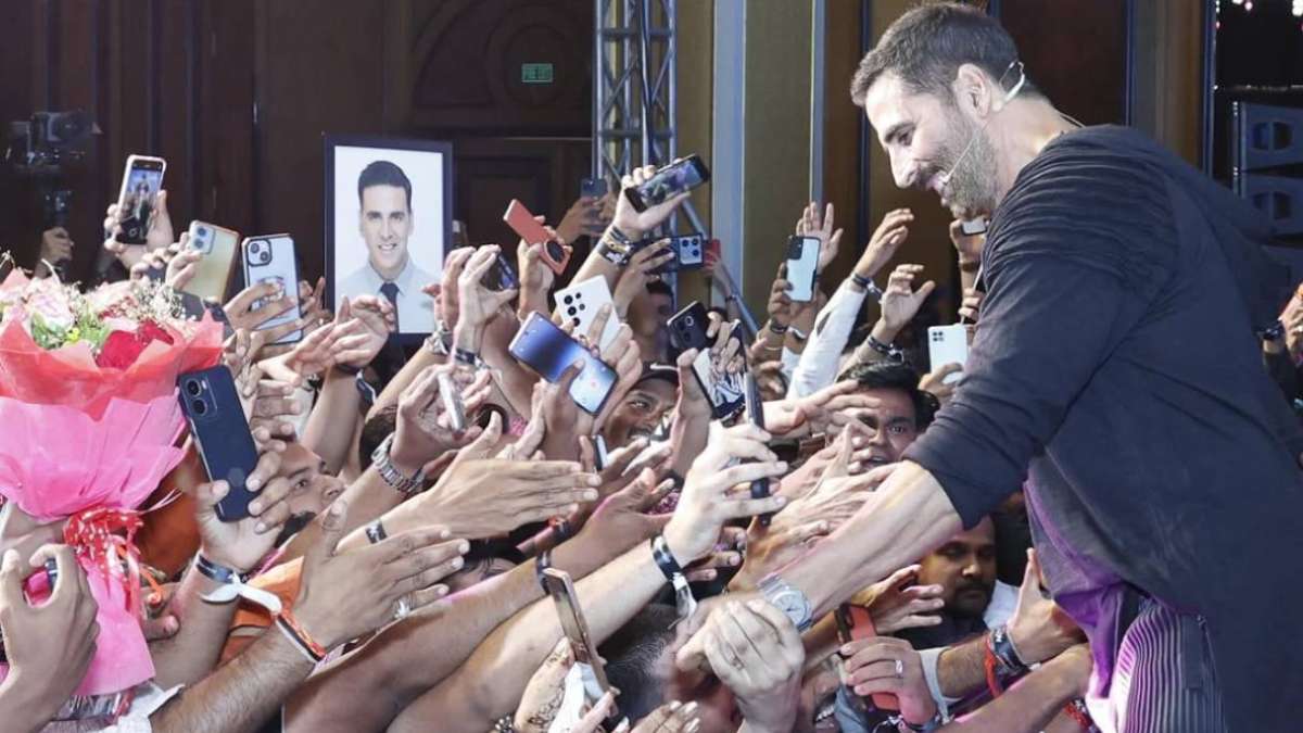 अक्षय कुमार का जबरा फैन, हीरो के लिए घर पर ही बना डाली रॉल्स रॉयस की रेप्लिका