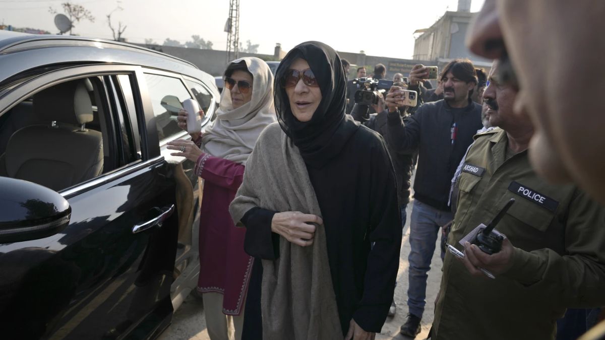 इमरान खान की बहन अलीमा ने खटखटाया इस्लामाबाद हाईकोर्ट का दरवाजा, भाई से मिलने नहीं देने पर दायर की अवमानना याचिका