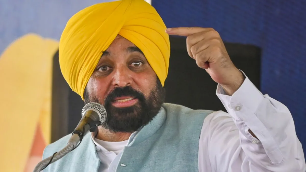 Chandigarh Article 240 Row: चंडीगढ़ पर कंट्रोल के लिए क्यों छिड़ी सियासी जंग? अब MHA ने दिया ये बड़ा बयान Chandigarh Article 240 Row- India TV Hindi