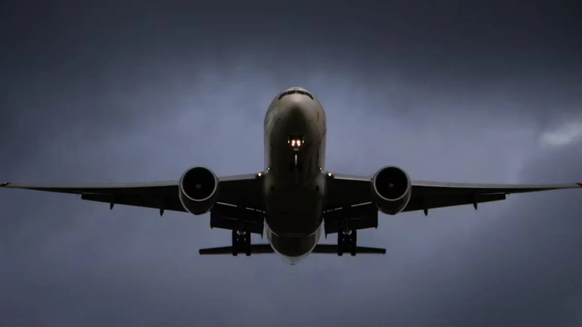 GPS Spoofing ने दिल्ली एयरपोर्ट पर मचाई अफरा-तफरी, कई फ्लाइट जयपुर हुए डायवर्ट, जानें क्या है ये टेक्नोलॉजी Flight Divert, GPS Spoofing- India TV Hindi