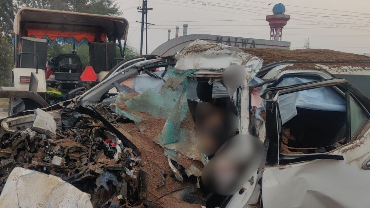 मध्य प्रदेश: ग्वालियर में भीषण सड़क हादसा, Fortuner कार और ट्रैक्टर ट्रॉली के बीच टक्कर में 5 की मौत