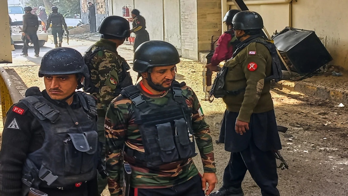 पाकिस्तान में सुरक्षा बलों ने चलाया अभियान, खैबर पख्तूनख्वा में 22 आतंकवादियों को किया ढेर