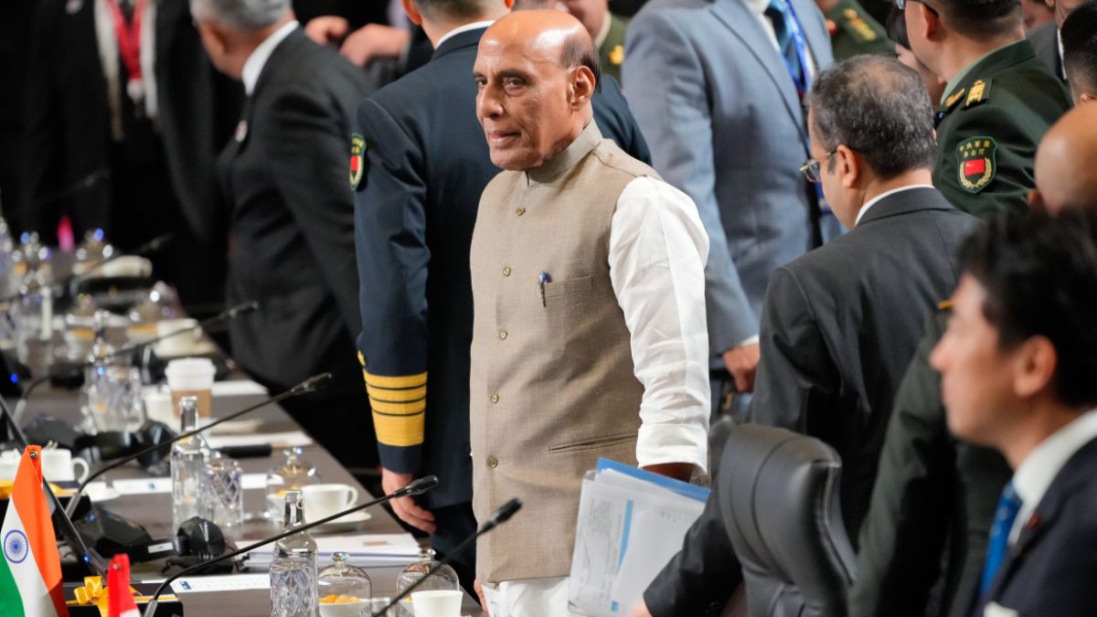 “ADMM-प्लस बैठक भारत की ‘एक्ट ईस्ट’ नीति का अभिन्न अंग”, राजनाथ सिंह ने ASEAN के साथ रक्षा सहयोग बढ़ाने पर दिया जोर