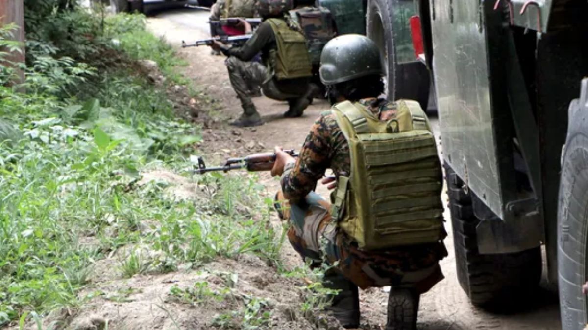 जम्मू कश्मीर: कुपवाड़ा में सुरक्षाबलों से मुठभेड़ के दौरान 2 आतंकी ढेर, सर्च ऑपरेशन जारी