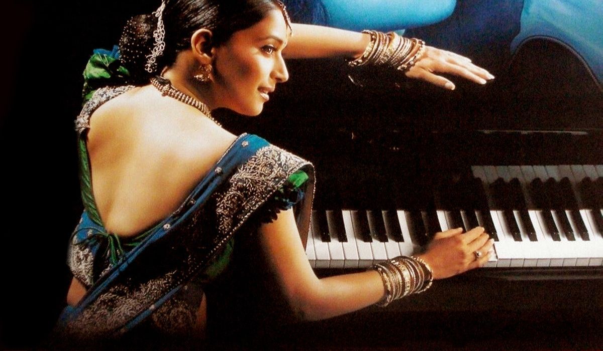 3 साल ठंडे बस्ते में पड़ी रही 8 करोड़ की फिल्म, माधुरी दीक्षित का स्टारडम भी नहीं आया काम, करिश्मा कपूर ने किया था रिजेक्ट