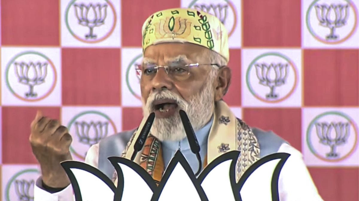 “लालू के ‘पाप’ छिपाने की कोशिश कर रहे तेजस्वी”, चुनावी सभा में गरजे पीएम मोदी