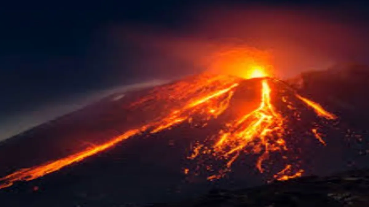 Explainer: हैली गुब्बी में विस्फोट से क्यों मची खलबली? ज्वालामुखी फटने से नुकसान कम, फायदे हैं ज्यादा, जानें कैसे? ज्वालामुखी में...- India TV Hindi