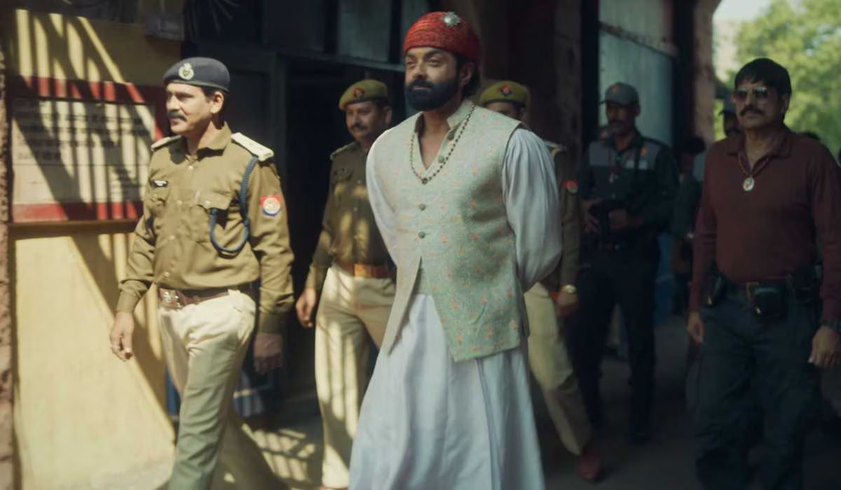 ‘आश्रम’ से ज्यादा दमदार है ये 5 क्राइम-थ्रिलर सीरीज, कहानी देख रह जाएंगे दंग