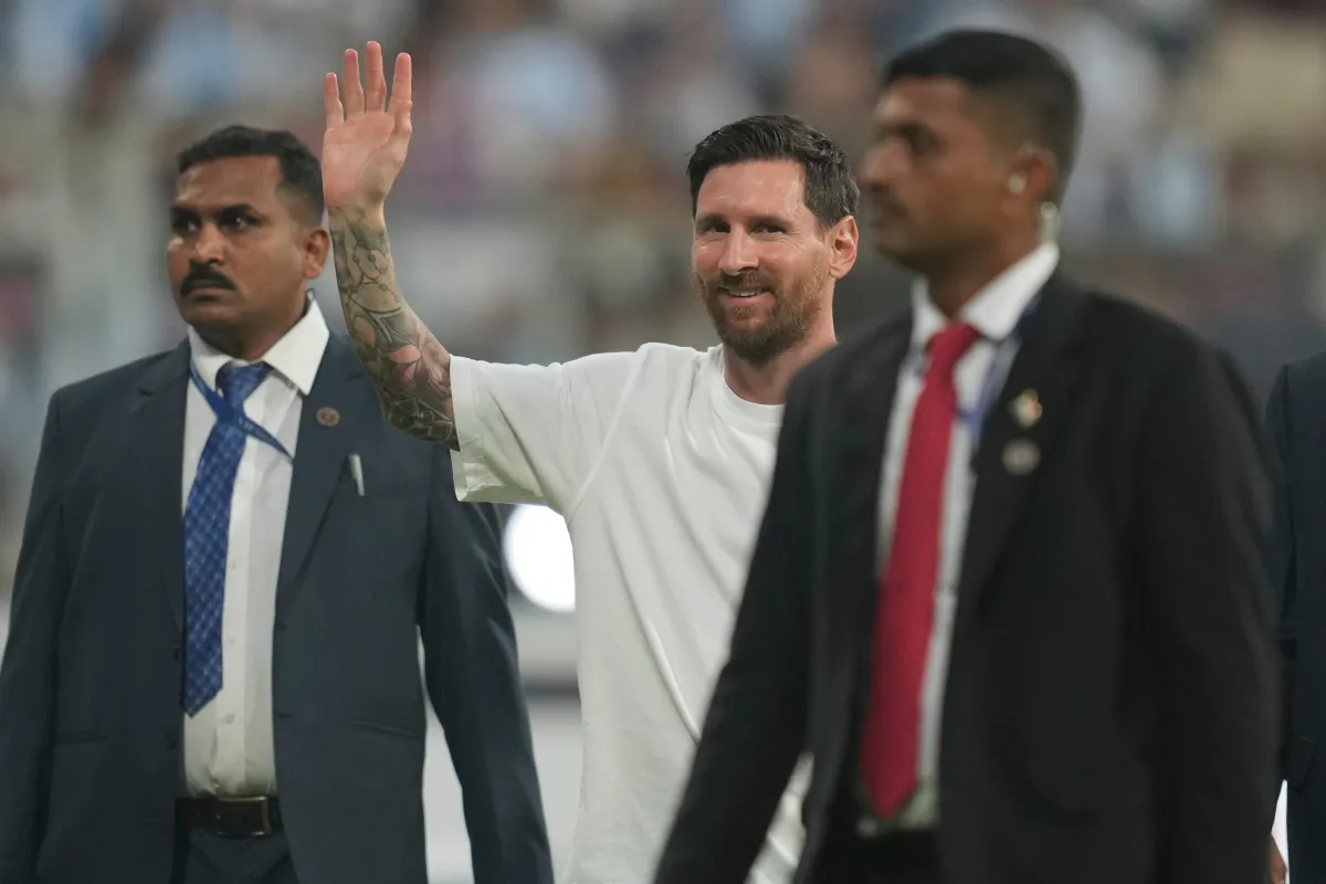 मेसी के दिल्ली दौरे से पहले अरुण जेटली स्टेडियम के पास बढ़ाई गई सुरक्षा, ट्रैफिक को लेकर जान लें अपडेट अरुण जेटली स्टेडियम में होना है मेसी का कार्यक्रम। - India TV Hindi