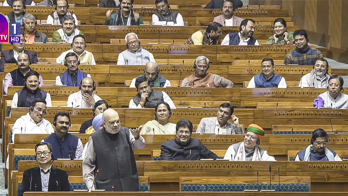 टीएमसी सांसद पर ई-सिगरेट पीने का आरोप, अनुराग ठाकुर ने उठाया मुद्दा Parliament- India TV Hindi