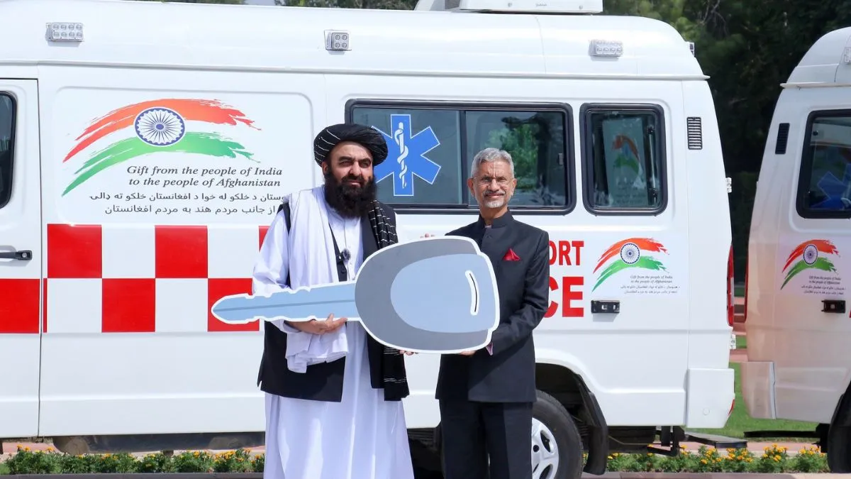 संयुक्त राष्ट्र में भारत ने की तालिबान के साथ व्यहारिक जुड़ाव की अपील, पाकिस्तान पर इशारों में बोला तीखा हमला अफगानिस्तान के विदेश मंत्री आमिर खान मुत्ताकी को भारत की ओर से एंबुलेंस गिफ्ट करते विदेश मंत्री एस ज- India TV Hindi