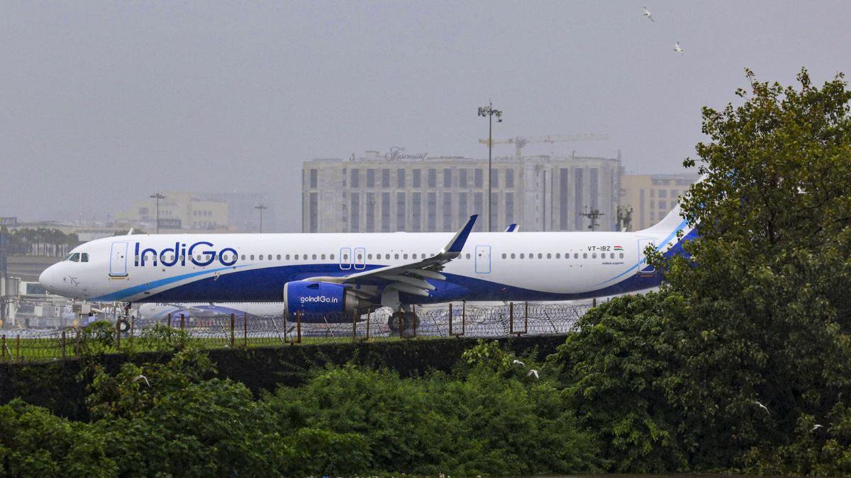IndiGo Flights Cancellation: अगले 2-3 दिन तक और बढ़ेंगी फ्लाइट कैंसिलेशन, कंपनी पर फूटा DGCA का गुस्सा