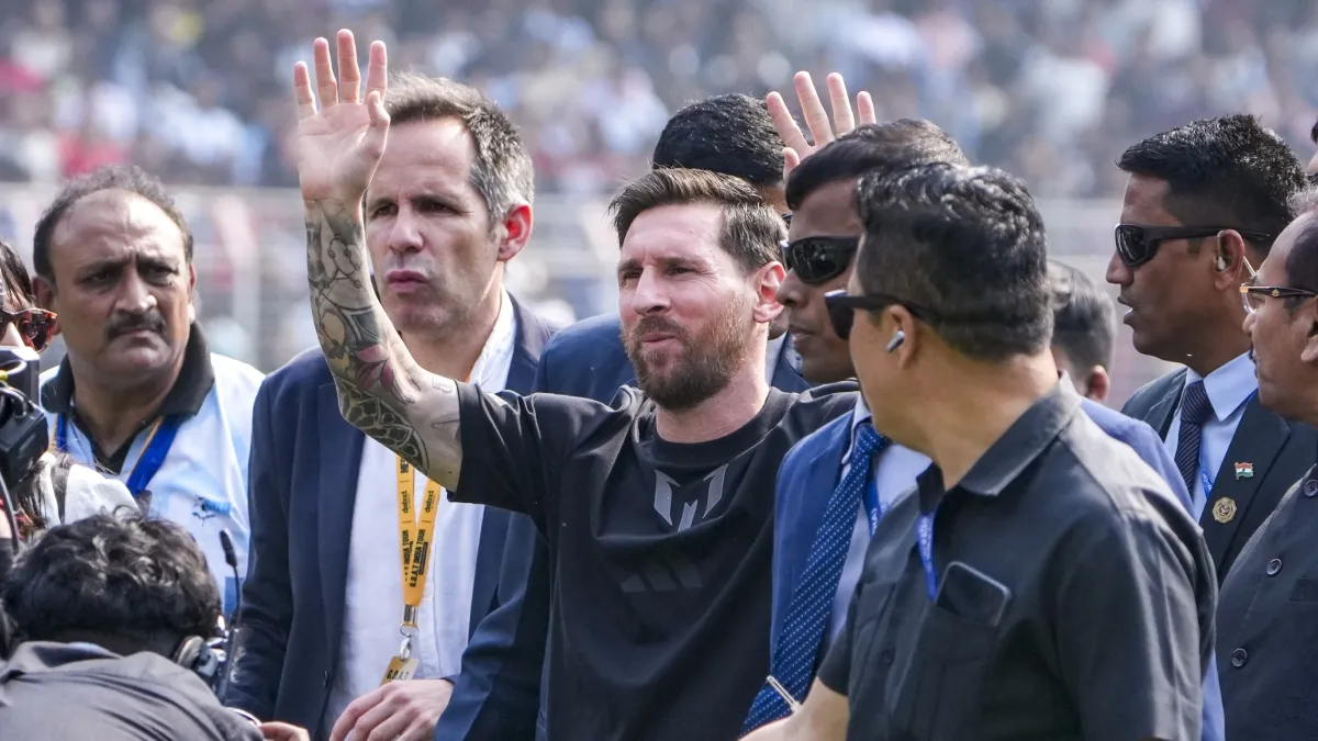 Lionel Messi India Goat Tour 2025: लियोनल मेसी पहुंचे राजीव गांधी स्टेडियम, रेवंत रेड्डी के साथ खेला फुटबॉल मैच lionel messi- India TV Hindi