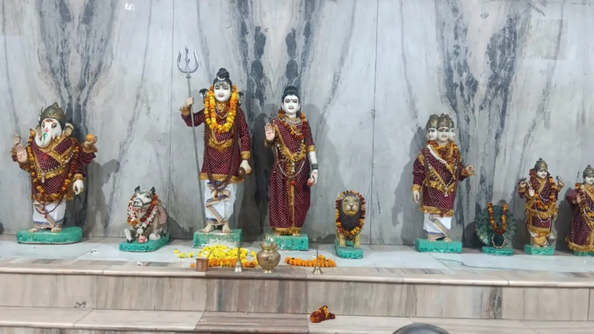 Pradosh Vrat Upay: साल के आखिरी प्रदोष के दिन करें ये उपाय, भोलेनाथ करेंगे कामनाओं की पूर्ति प्रदोष व्रत 2025- India TV Hindi