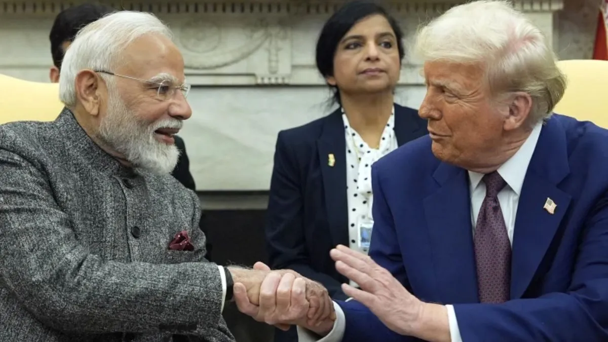 ट्रंप अब भारत के साथ बनाना चाहते हैं नया 'C-5 सुपरक्लब', चीन और रूस समेत शामिल होंगे 5 महाशक्तिशाली देश प्रधानमंत्री नरेंद्र मोदी (बाएं) और अमेरिका के राष्ट्रपति डोनाल्ड ट्रंप (दाएं) (फाइल)- India TV Hindi
