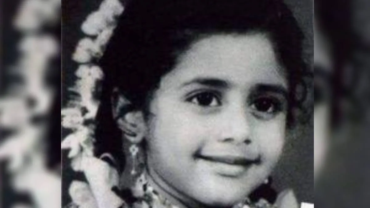 न्यूज रीडर थी बॉलीवुड की वन टेक क्वीन, शादीशुदा एक्टर से हुआ प्यार, बेटे के जन्म के 15 दिन बाद ही गंवाई जान smita patil- India TV Hindi