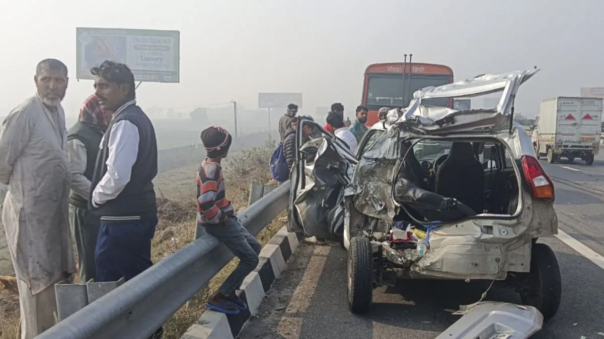 यूपी में एक्सप्रेसवे पर घटाई गई गाड़ियों की रफ्तार, इस लिमिट से तेज चलाई कार तो कटेगा चालान UP expressway speed limit, expressway speed limit, UPEIDA fog rules- India TV Hindi