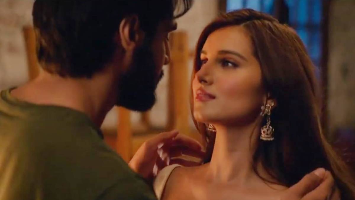 इस स्टारकिड ने तारा सुतारिया संग खूब दिए थे इंटिमेट सीन्स