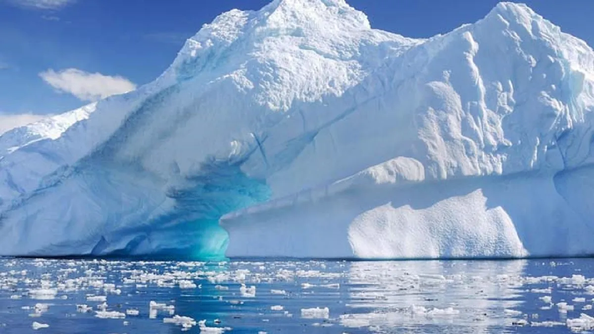 आर्कटिक की सुरक्षा के लिए ब्रिटेन ने शुरू की NATO से बात, ग्रीनलैंड को लेकर ट्रंप के बयान के बाद बढ़ी हलचल आर्कटिक क्षेत्र में रूस और चीन के बढ़ते प्रभाव- India TV Hindi