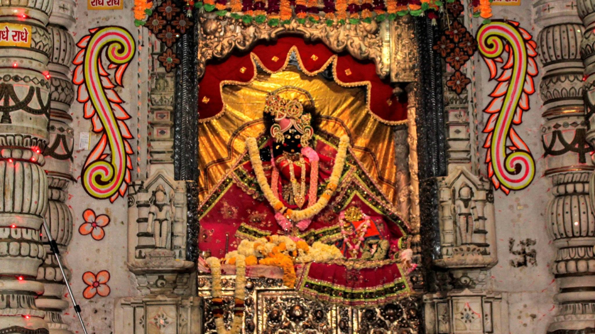 बांके बिहारी के VIP दर्शन के क्या हैं नियम, गेट नंबर 5 से मंदिर में प्रवेश के लिए कितने दिन पहले करना होगा आवेदन