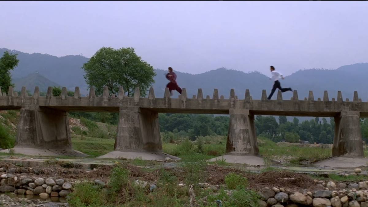 28 साल से ट्रेंडिंग, 2 घंटे 50 में हंसाते-हंसाते रुला देती है ये फिल्म