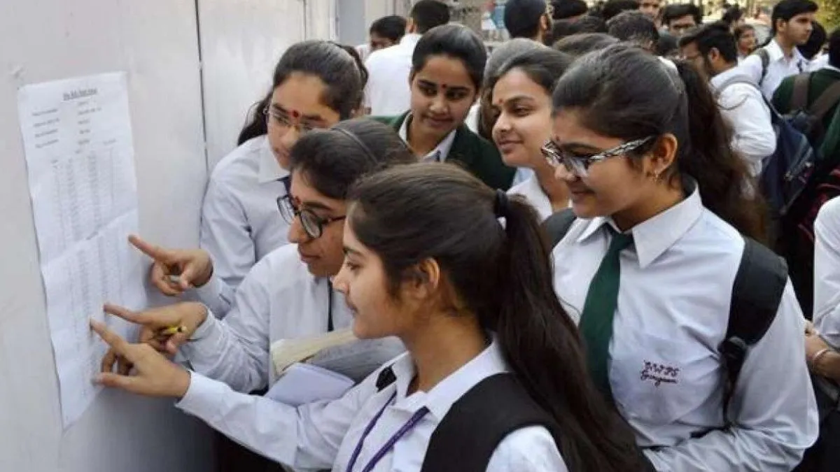 CBSE ने बोर्ड परीक्षाओं की तारीखें बदलीं, जानें अब कब होगा कौन सा पेपर CBSE ने बोर्ड परीक्षा की...- India TV Hindi