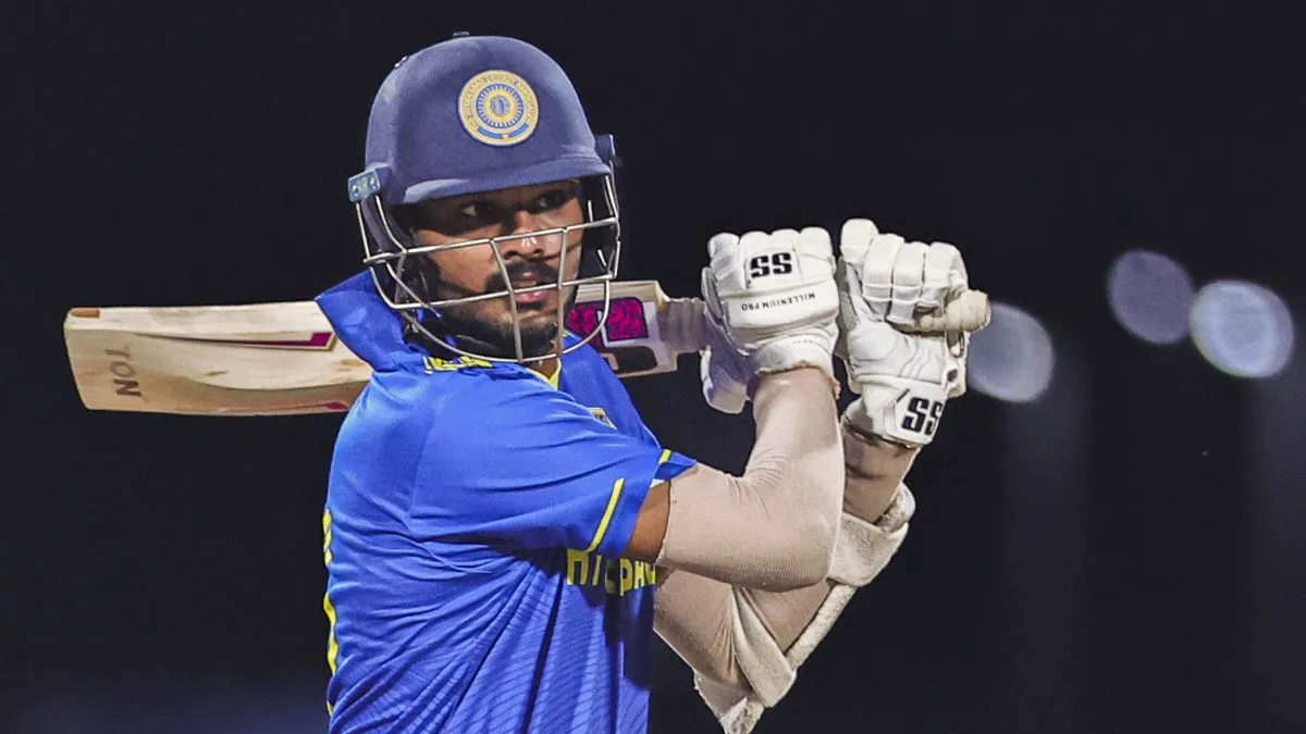 21 साल के खिलाड़ी ने विजय हजारे में ठोका दोहरा शतक, बाउंड्री से ही बना दिए 126 रन, RR को मिला एक और सुपरस्टार Aman Rao Perala- India TV Hindi