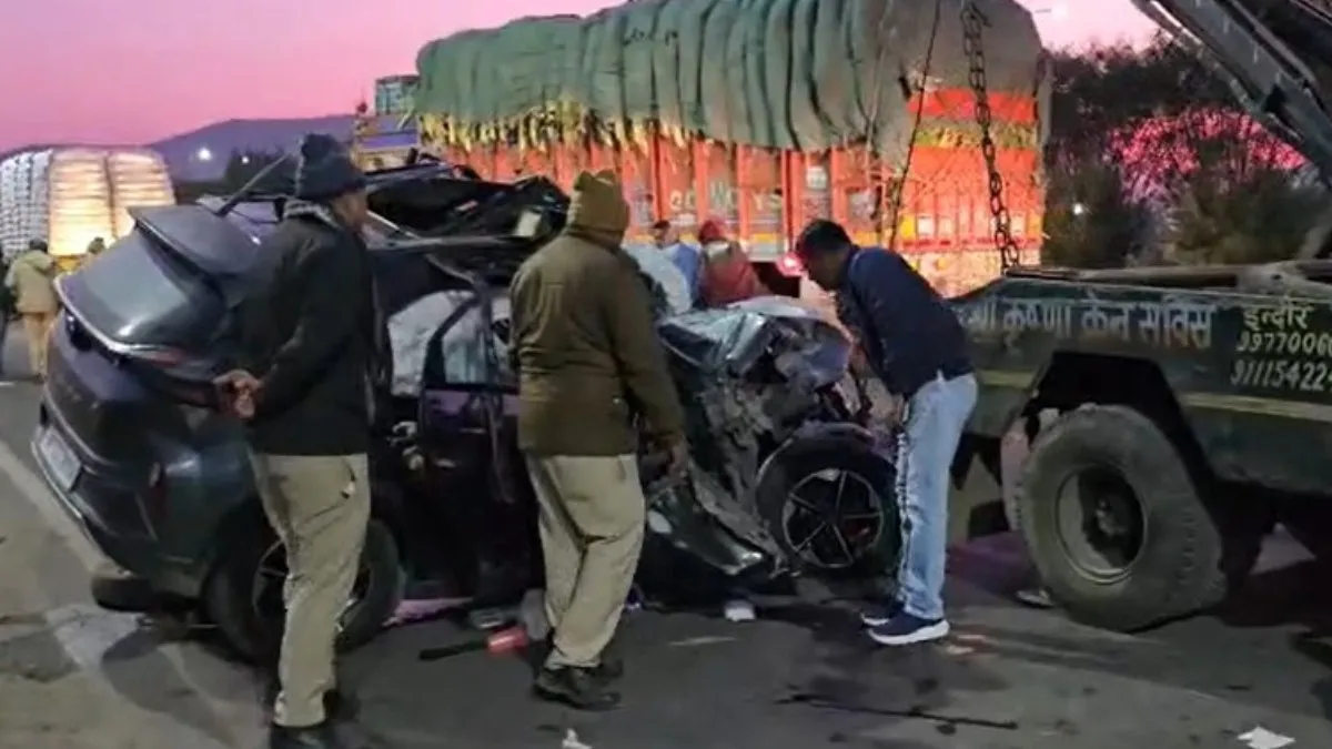 इंदौर में भीषण हादसा: पूर्व गृह मंत्री बाला बच्चन की बेटी समेत 3 की मौत, कांग्रेस प्रवक्ता के बेटे की पार्टी से लौट रहे थे indore road accident death- India TV Hindi