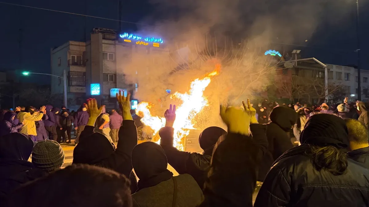 Iran Protest LIVE Updates: सऊदी अरब ईरान पर हमले कि लिए अमेरिका को नहीं देगा अपना एयरस्पेस Iran Protests- India TV Hindi