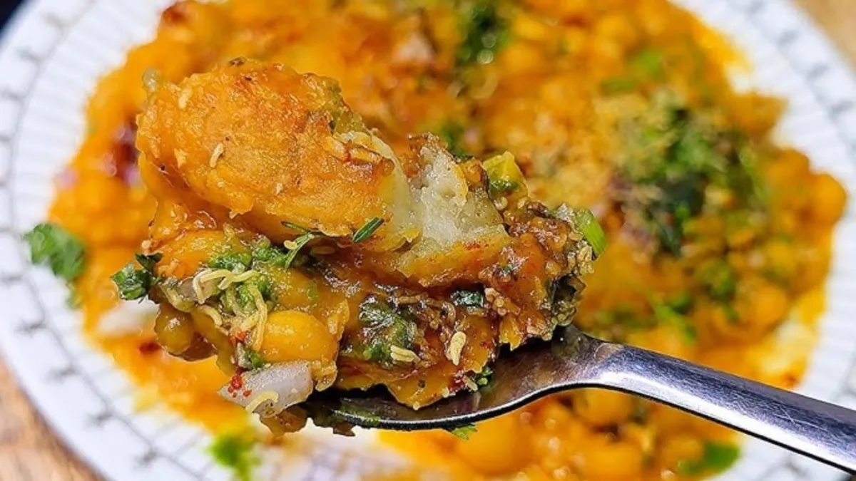 दिल्ली की ठंड में बना लें गुजरात की फेमस रगड़ा पेटिस, शाम के नाश्ते के लिए है परफेक्ट, नोट करें विधि रगड़ा पेटिस- India TV Hindi