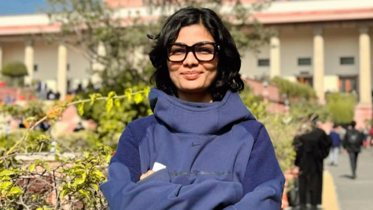 PM मोदी पर आपत्तिजनक टिप्पणी कर बुरी फंसी भोजपुरी सिंगर, पुलिस ने की कार्रवाई