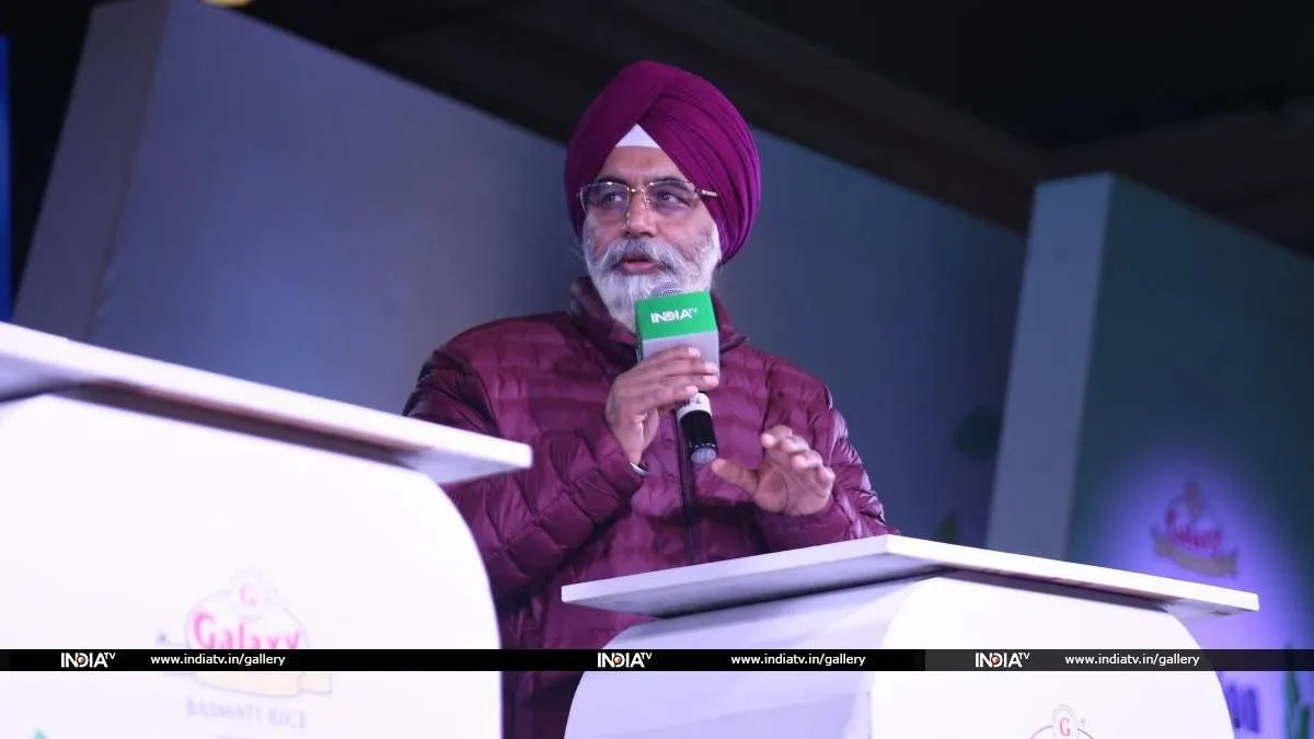 Pollution Ka Solution: दिल्ली की हवा साफ करने के लिए MCD का मेगा प्लान, मेयर राजा इकबाल सिंह का दावा- 210 मेकेनिकल स्वीपर्स से होगी सफाई Raja Iqbal singh- India TV Hindi