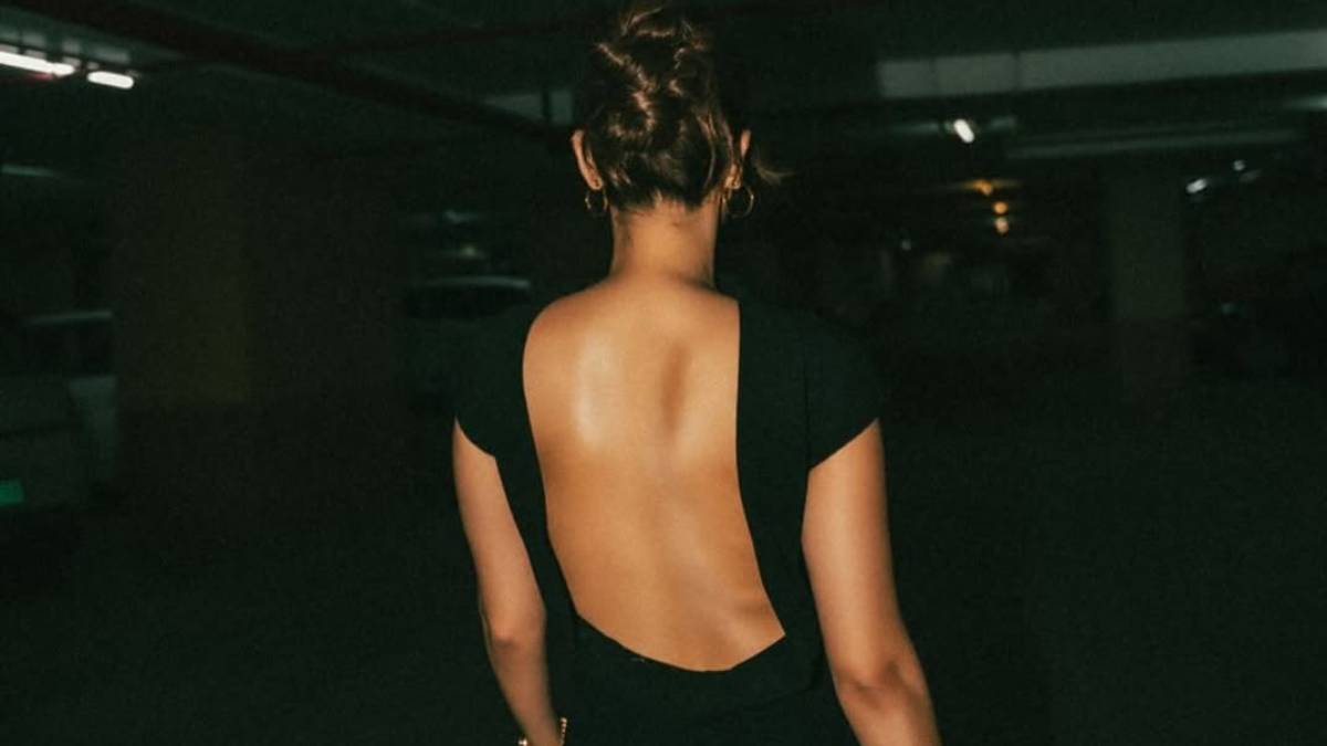 बॉयफ्रेंड की मौत के बाद अंधेरे से घिरी जिंदगी, भाई संग जेल पहुंची एक्ट्रेस, अब…