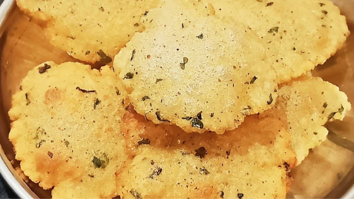 लंच में बनाकर खाएं मखाने की पूरी, मिलेगा भरपूर पोषण, फटाफट नोट कर लें ये रेसिपी