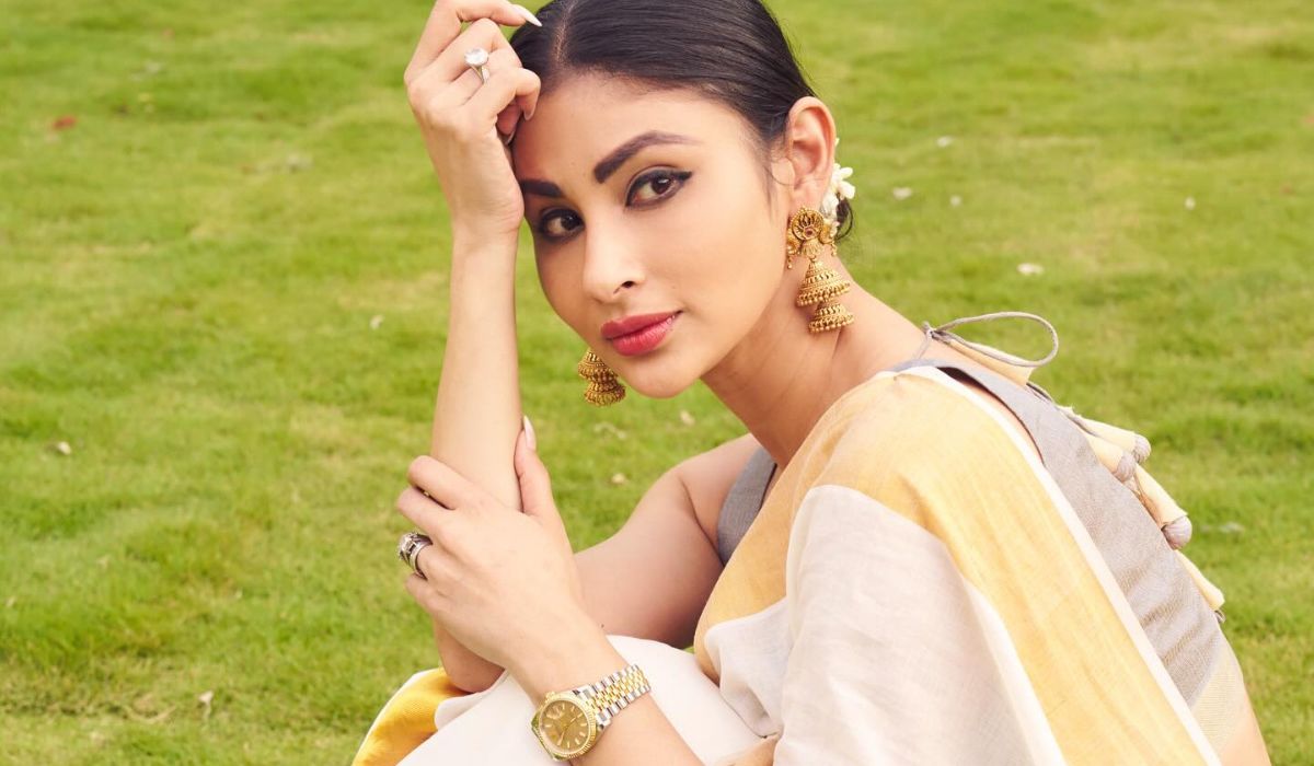 मौनी रॉय के साथ स्टेज पर हुई बदसलूकी, हरियाणा इवेंट के दौरान एक्ट्रेस पर किए भद्दे कमेंट्स, बोलीं- परेशान किया…