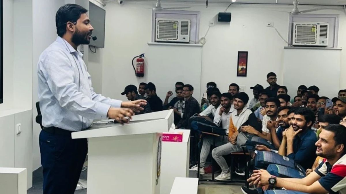 दूर हो जाएगी जीवन की सारी परेशानियां जब गांठ बांध लेंगे खान सर की ये बातें, गरीबी से भी मिल जाएगी मुक्ति दूर हो जाएगी जीवन की सारी परेशानियां जब गांठ बांध लेंगे खान सर की ये बातें, गरीबी से भी मिल जाएगी मुक्ति