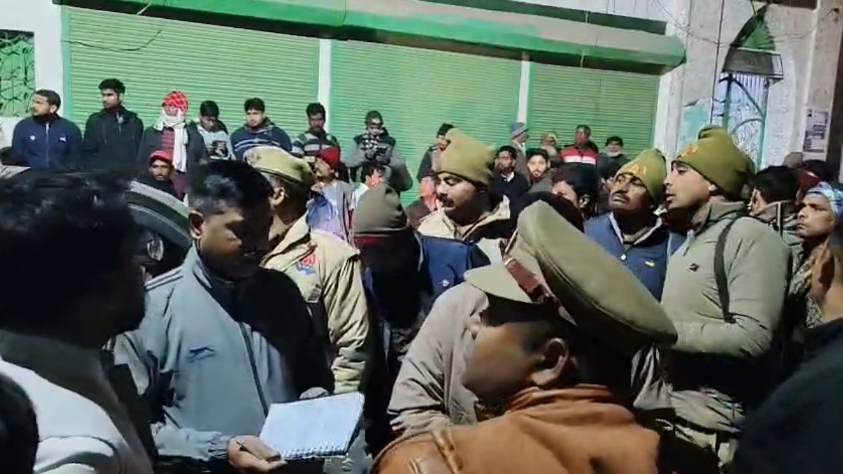 ये कैसा जालिम बेटा, मां को पहले बुरी तरह पीटा, पड़ोसियों ने रोका तो घसीटकर कमरे में ले गया और जान से मार डाला ये कैसा जालिम बेटा, मां को पहले बुरी तरह पीटा, पड़ोसियों ने रोका तो घसीटकर कमरे में ले गया और जान से मार डाला