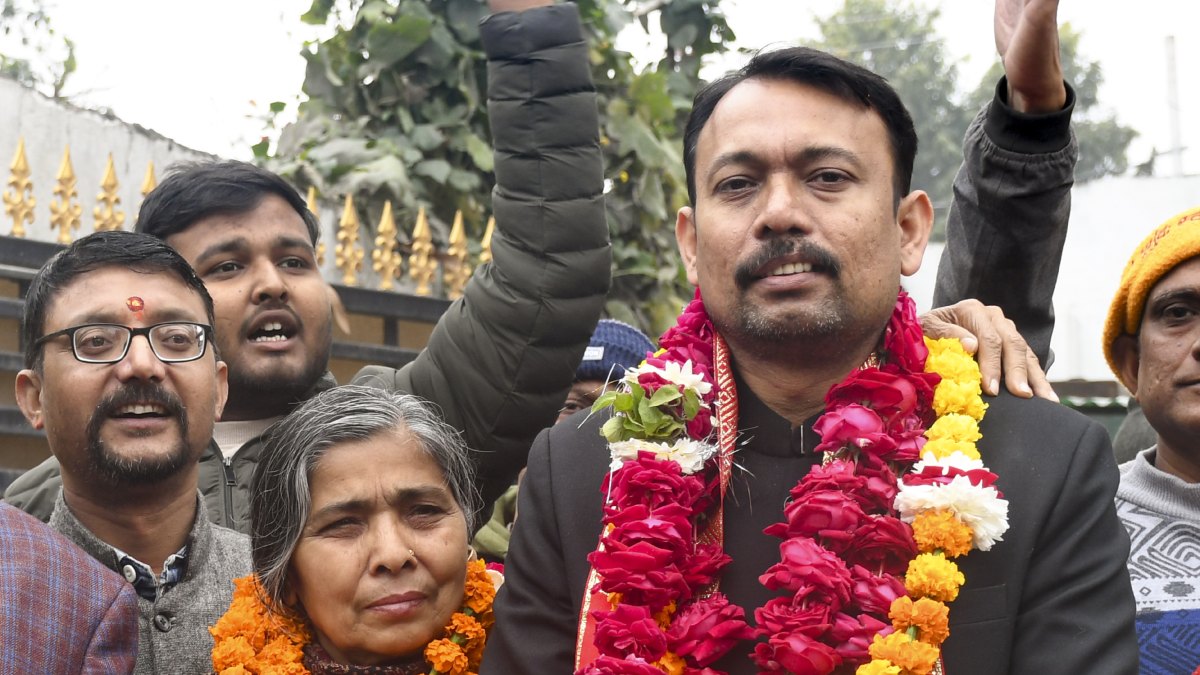 सिटी मजिस्ट्रेट पद से इस्तीफा देने वाले अलंकार अग्निहोत्री का बड़ा ऐलान, राजनीतिक पार्टी बनाएंगे