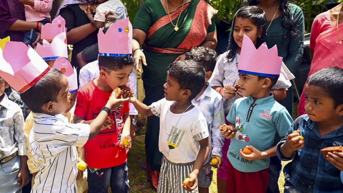 क्या है यशोदा दुग्ध प्रदाय योजना, जिसके तहत 8वीं तक के छात्रों को टेट्रा पैक दूध बांटेगी सरकार, 15000 शिक्षकों की भी होगी भर्ती Anganwadi- India TV Hindi