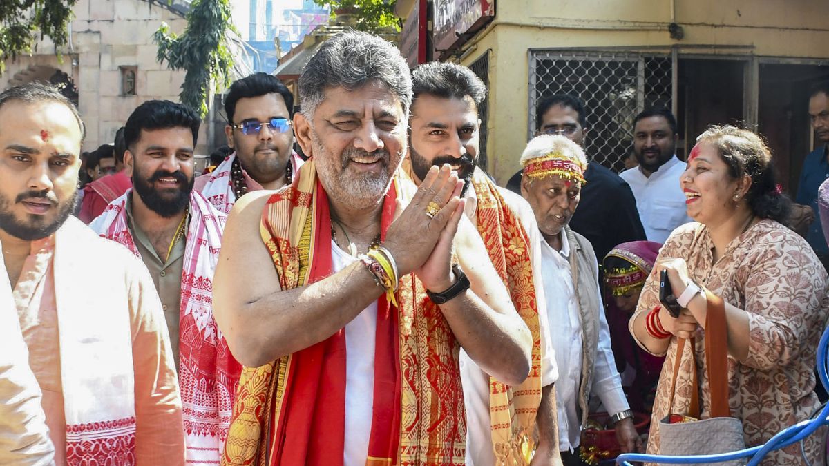 BJP MLA Caught Taking Bribe, DK Shivakumar Takes a Dig at BJP डिप्टी सीएम डीके शिवकुमार ने लिए बीजेपी के मजे, रिश्वत लेते रंगे हाथ पकड़े गए थे पार्टी के विधायक