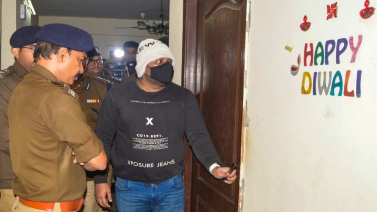 Ghaziabad Death Mystery: कोरियन गेम, करोड़ों का कर्ज, पिता की दो शादी, तीन बच्चियों की मौत का क्या है रहस्य?