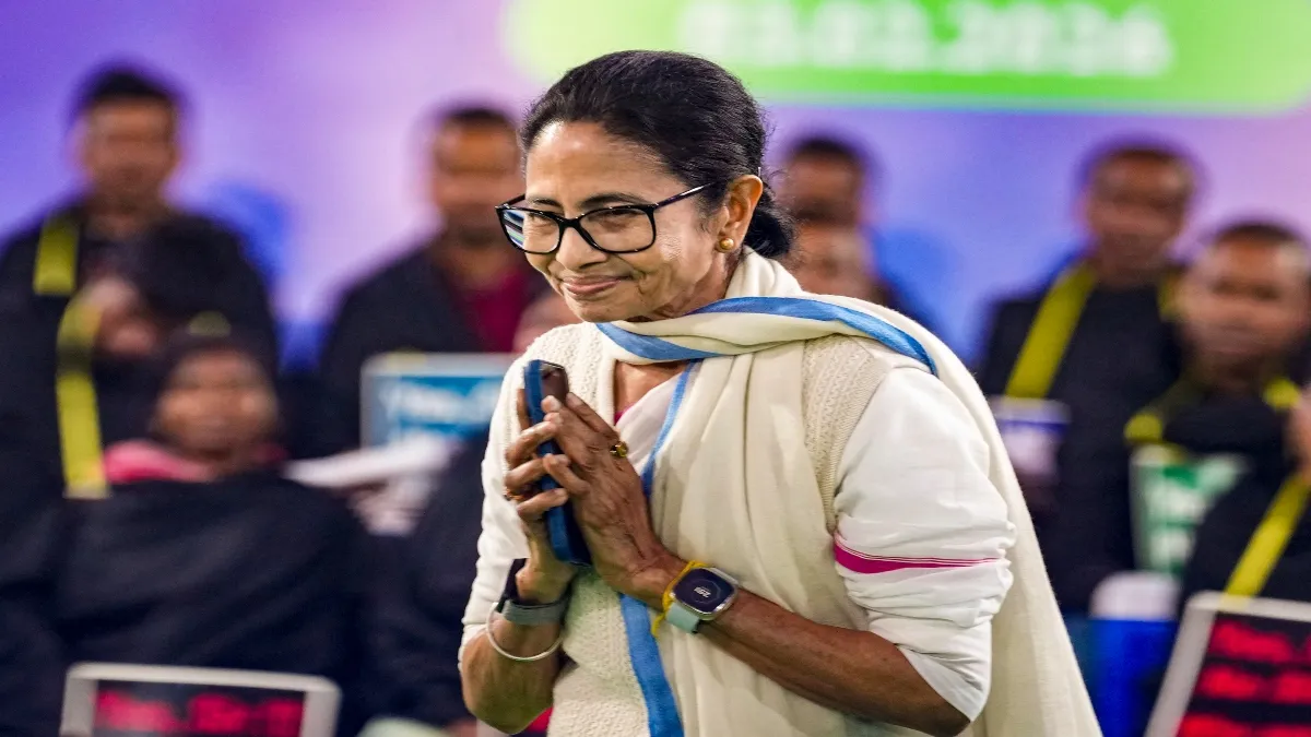 Bengal SIR hearing in Supreme Court: सीएम ममता ने रखी अपनी बात, SC ने चुनाव आयोग को नोटिस जारी किया सुप्रीम कोर्ट पहुंची...- India TV Hindi