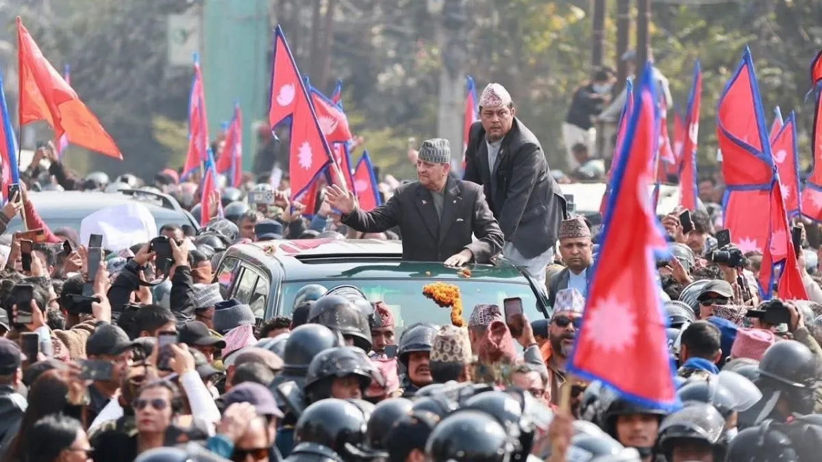 नेपाल में होकर रहेगी राजशाही की वापसी? पूर्व राजा ज्ञानेंद्र के समर्थन में एयरपोर्ट पर उमड़े समर्थक Nepal monarchy return, Gyanendra Shah, Nepal former king, monarchy restoration Nepal- India TV Hindi