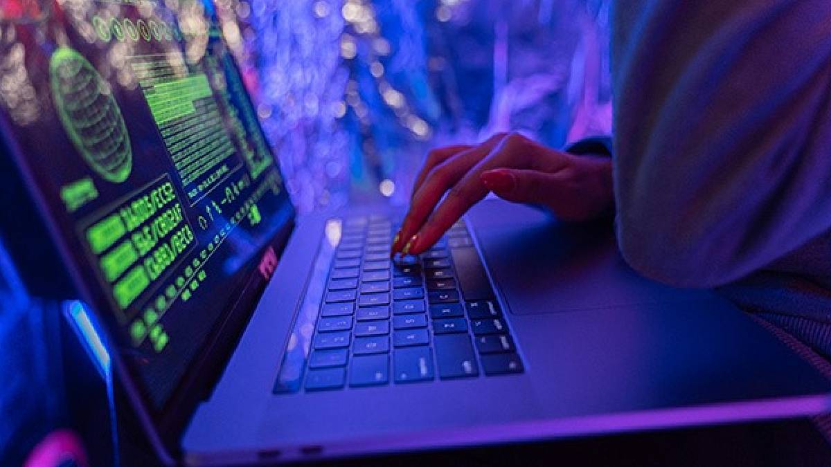 जम्मू-कश्मीर में 209 करोड़ रुपये के फर्जी ऑनलाइन इन्वेस्टमेंट स्कैम का भंडाफोड़, डॉक्टर समेत 8 लोग गिरफ्तार