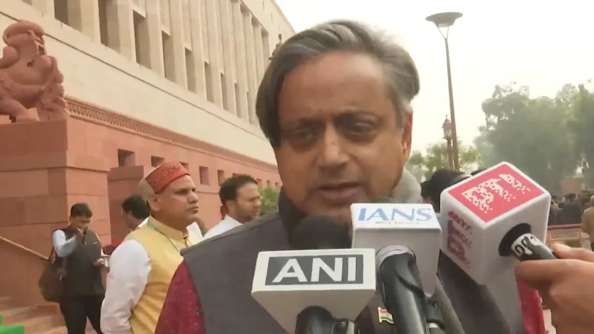 'पब्लिक डोमेन में है पूरा आर्टिकल, तो फिर राहुल गांधी को क्यों चुप करा रही सरकार, शशि थरूर ने खड़े किए सवाल कांग्रेस सांसद शशि थरूर- India TV Hindi