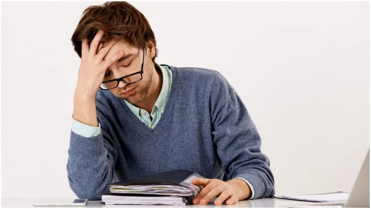 शरीर में दिखाई देने वाले कौन से लक्षण, बताते हैं कि बॉडी में विटामिन डी की कमी पैदा हो गई है? विटामिन डी की कमी- India TV Hindi