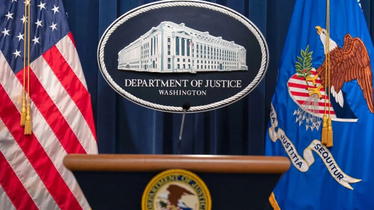 Epstein Files से जुड़ा और बड़ा खुलासा, ट्रंप समेत कई शख्सियतों के खिलाफ जानबूझकर जारी नहीं हुए कई दस्तावेज! अमेरिकी न्याय विभाग (फाइल)- India TV Hindi