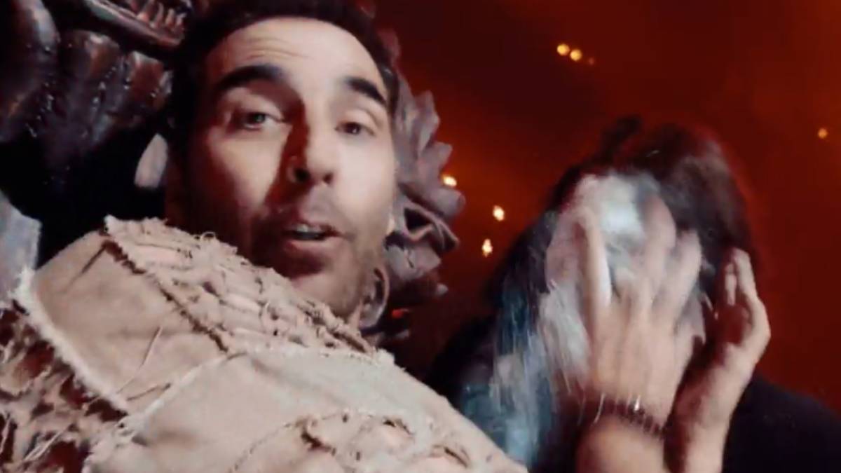 अक्षय कुमार की भूतिया होली, डराने आई चुड़ैल को मला रंग, सबसे अलग अंदाज में दी बधाई